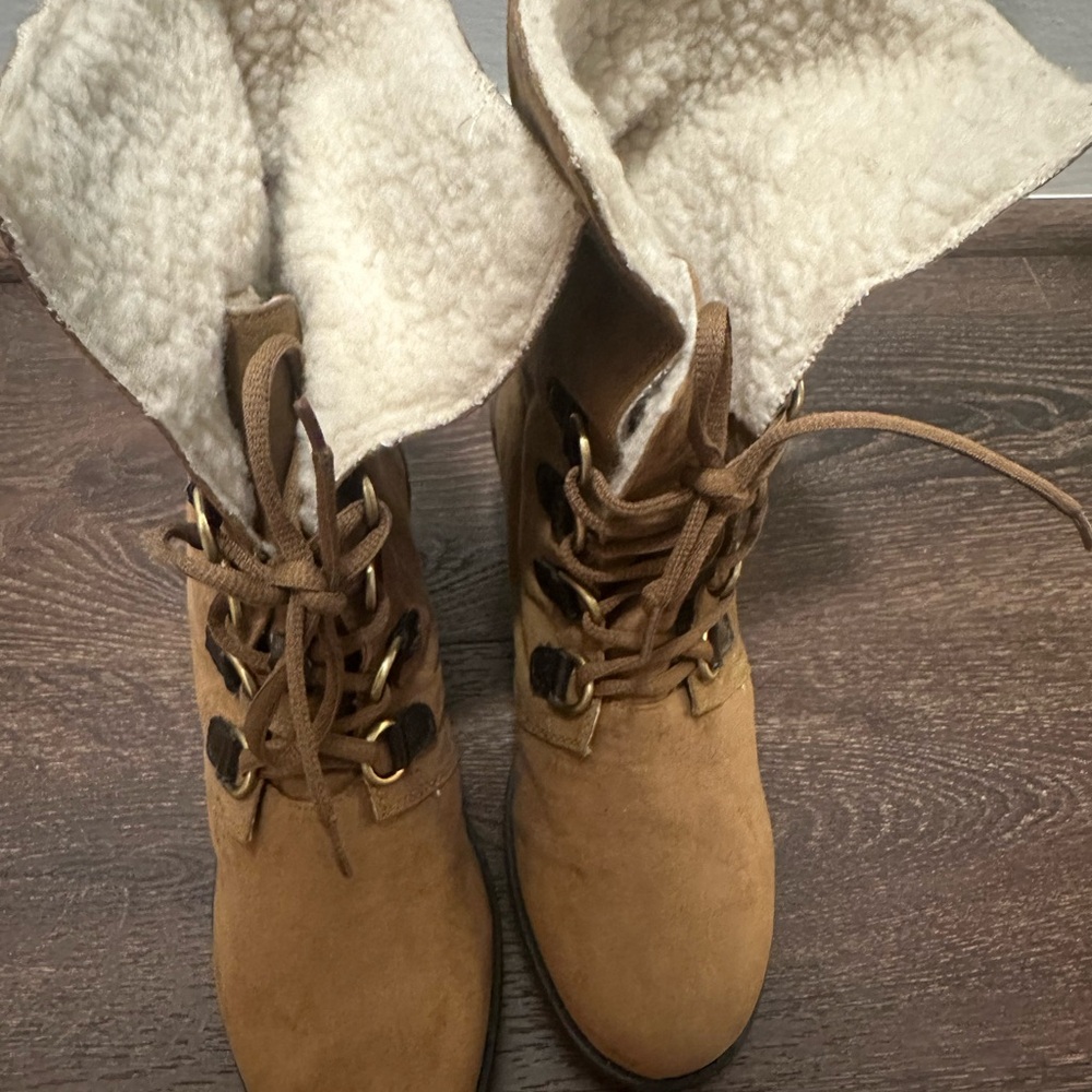 Route 66 Women’s Tan Ankle Wedge Boots Size 8 1/2